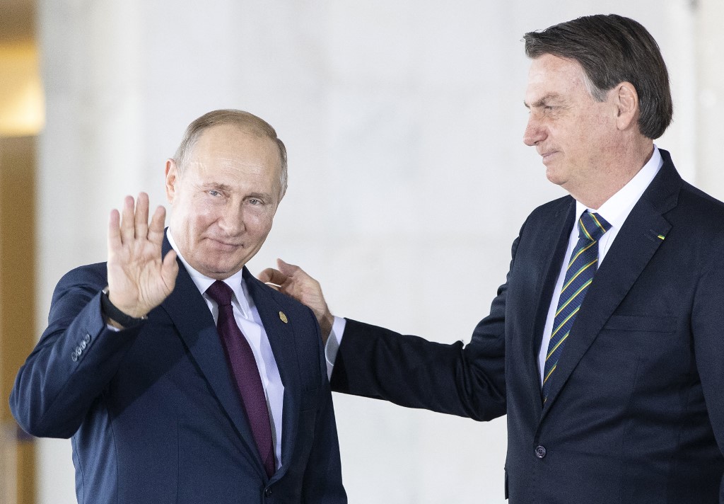 Visite de Bolsonaro en Russie: un «très mauvais» timing
