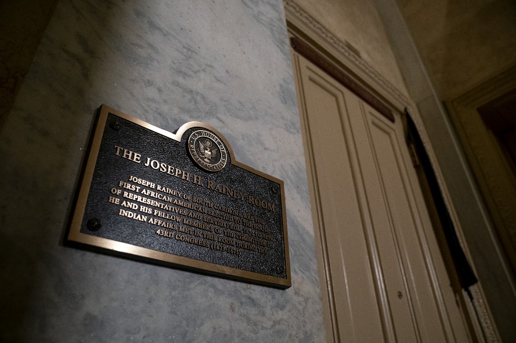 Royaume-Uni: âpres débats sur l'avenir d'une plaque liée à l'esclavage