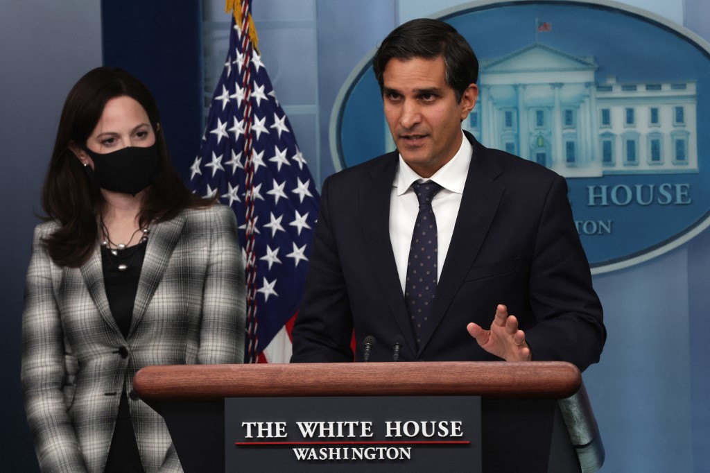 Washington menace de faire de la Russie un « paria » si elle envahit l'Ukraine