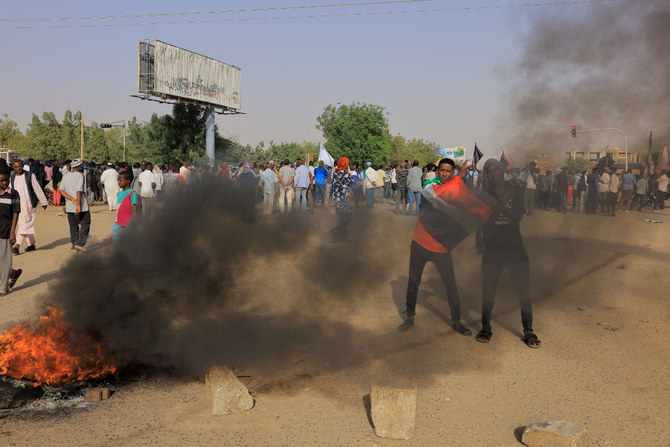 Soudan: des milliers de manifestants dans la rue contre le pouvoir militaire