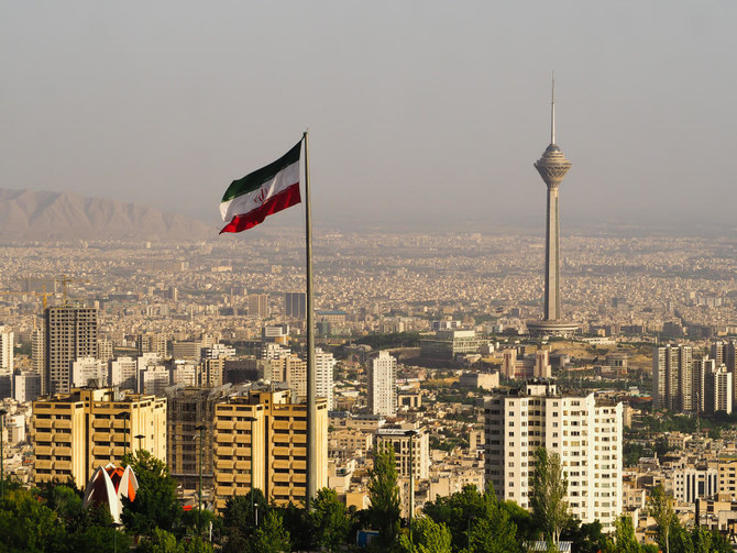 Un incendie d’origine inconnue se déclare dans une base militaire iranienne