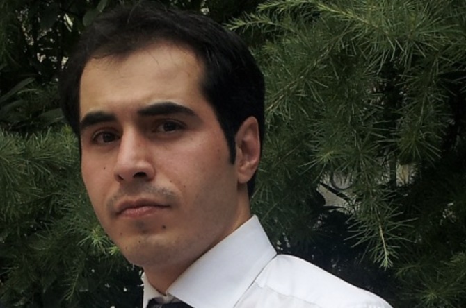 L'Iran arrête un blogueur célèbre pour ses tweets critiques