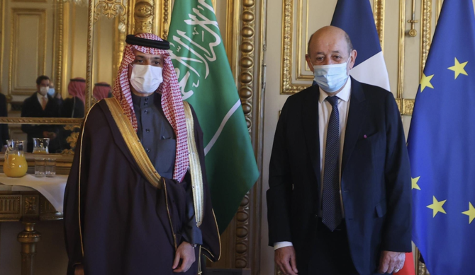 Le ministre saoudien des Affaires étrangères, le prince Faisal ben Farhane a rencontré lundi à Paris le ministre français des Affaires étrangères, Jean-Yves Le Drian. (SPA)