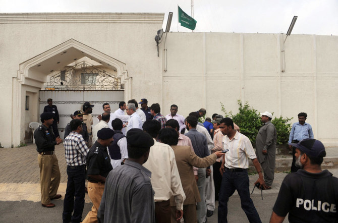 Pakistan: Un auteur de l'attaque ayant visé le consulat saoudien est arrêté par la police