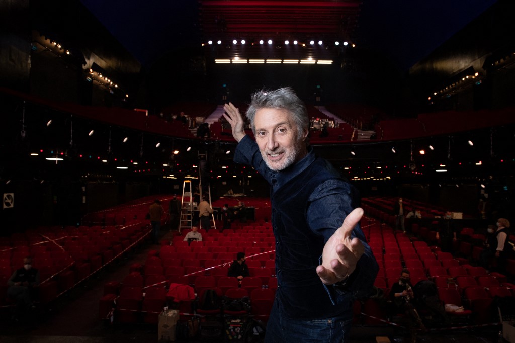 L'animateur de télévision et de radio Antoine De Caunes lors des répétitions de la cérémonie des Césars qu'il animera à l'Olympia à Paris. (AFP).