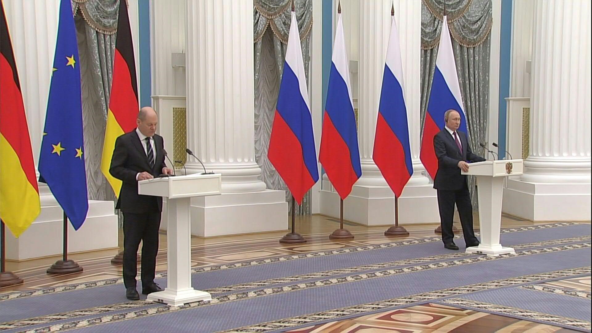 La Russie rappelle des forces de la frontière ukrainienne, Scholz en mission au Kremlin