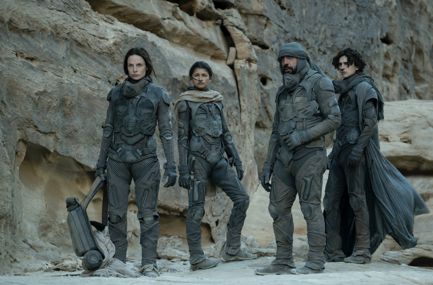 Rebecca Ferguson dans le rôle de Lady Jessica Atreides, Zendaya dans celui de Chani, Javier Bardem dans le rôle de Stilgar et Timothée Chalamet dans celui de Paul Atreides, dans le film Dune. (Photo fournie)