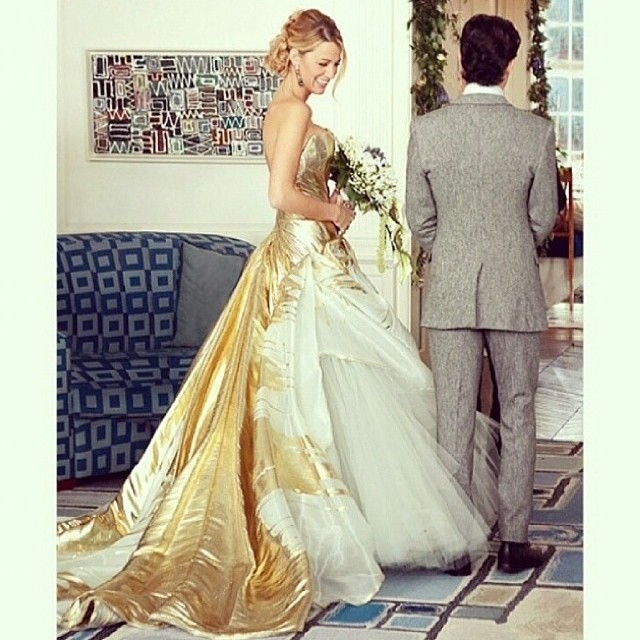 Robe bustier en tulle doré métallisé du créateur libanais Georges Chakra. (Instagram)