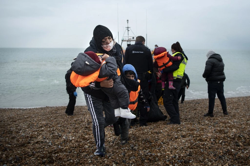 La marine française secoure 40 migrants dans la Manche