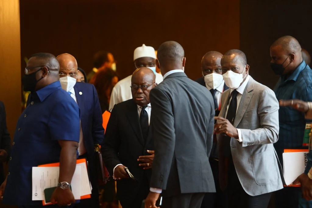 Mali: la junte fait état de discussions pour un «compromis» avec la Cédéao