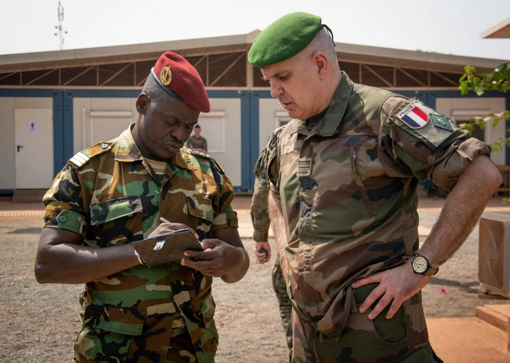 Bangui ouvre une enquête après l'arrestation de 4 militaires de l'armée française