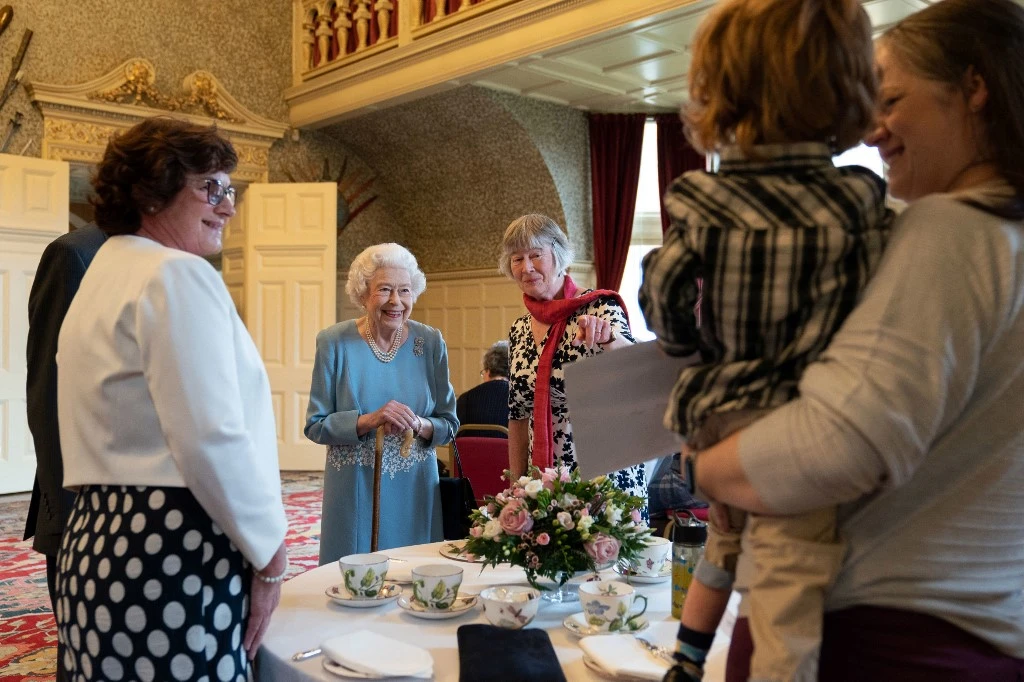 Elizabeth II célèbre ses 70 ans de règne dans l'intimité