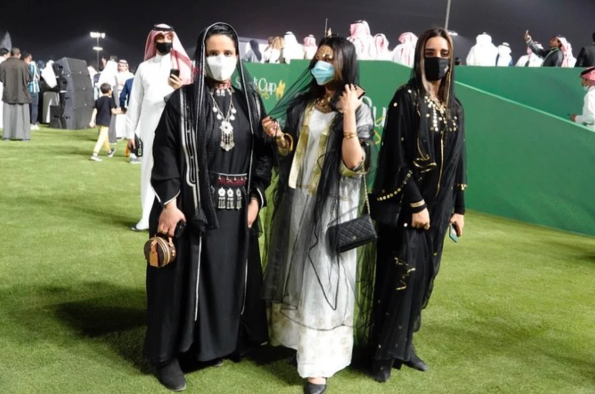 Les visiteurs de la Coupe d'Arabie Saoudite viennent pour voir et être vus