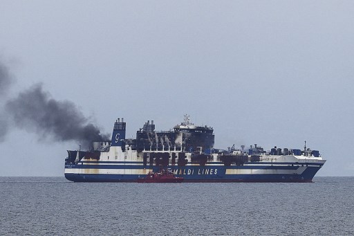 Grèce: 11 morts au total dans l'incendie du ferry incendié, selon un nouveau bilan