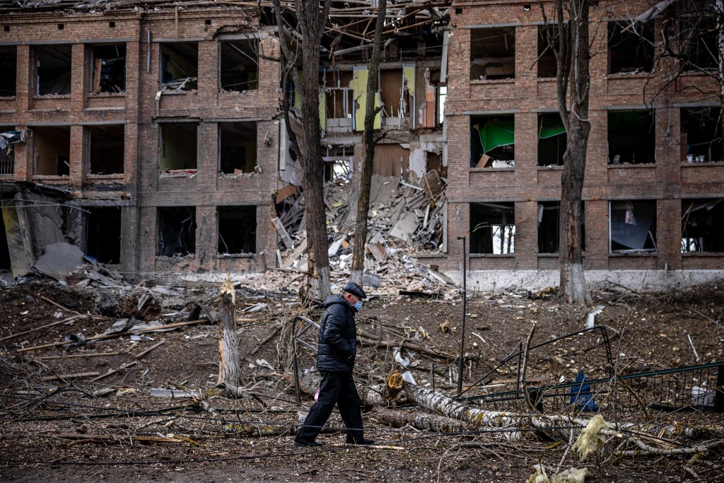 Ukraine: nouveau couvre-feu à Kiev de samedi soir à lundi matin