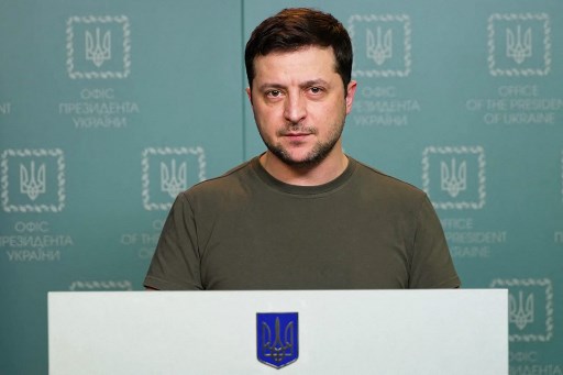 «Nous devons arrêter l'agresseur» russe «au plus vite», dit Zelensky à Biden