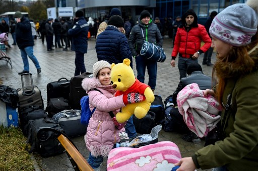 Fuir ou rester, le déchirement des premiers réfugiés ukrainiens arrivés en France