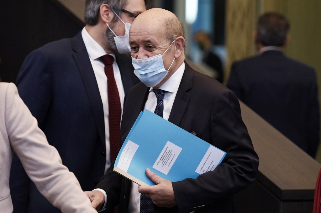 Le ministre français des Affaires étrangères Jean-Yves Le Drian arrive à une réunion du Conseil de l'Atlantique Nord (CAN), à Bruxelles, en Belgique. (AFP).