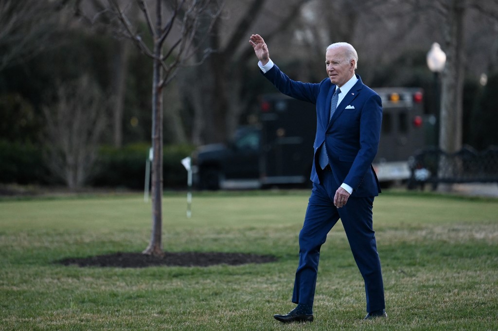 Biden veut «renforcer la relation» avec la Finlande