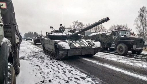 Les chars russes aux portes de Kiev, échec des premières négociations à haut niveau
