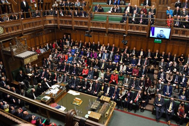 « Nous nous battrons jusqu'au bout», jure le président ukrainien devant les députés britanniques