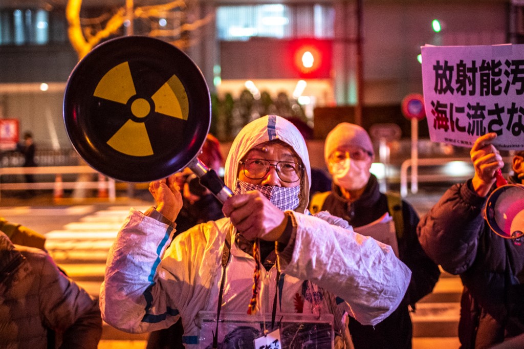 Des personnes participent à une manifestation antinucléaire à Tokyo à l'occasion du 11e anniversaire du tremblement de terre de magnitude 9,0 qui a déclenché un tsunami et une catastrophe nucléaire. (AFP).