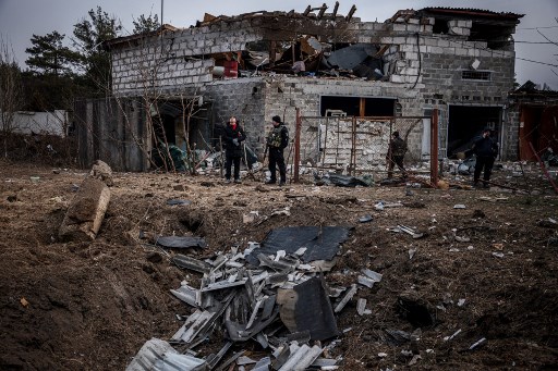 Ukraine: Kiev se prépare, Marioupol espère une aide humanitaire
