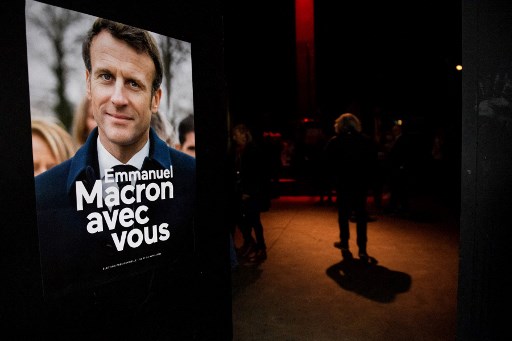 Présidentielle: un vrai-faux débat avec Macron, sans confrontation