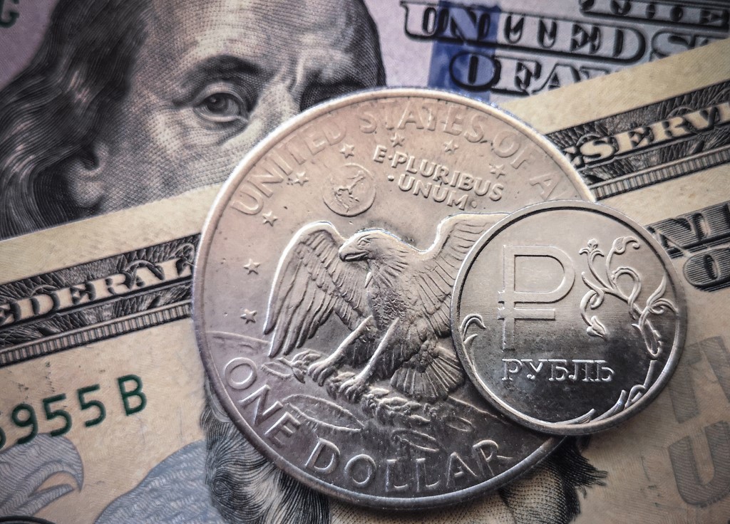 Sanctions: la Russie, menacée de défaut, face à une première échéance de paiement