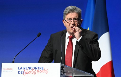 Présidentielle: Mélenchon marche pour la «VIe République» et le second tour