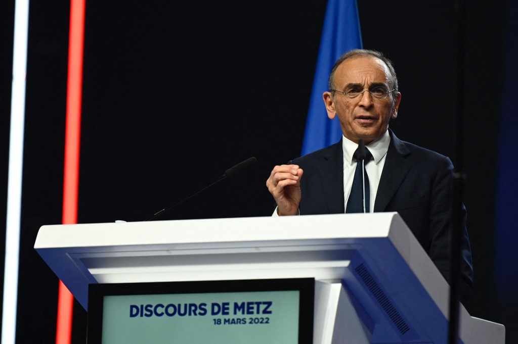 Le président du parti d'extrême droite français Reconquete ! et candidat à la présidentielle Eric Zemmour lors d'un meeting de campagne en France à Metz, le 18 mars 2022. (AFP).