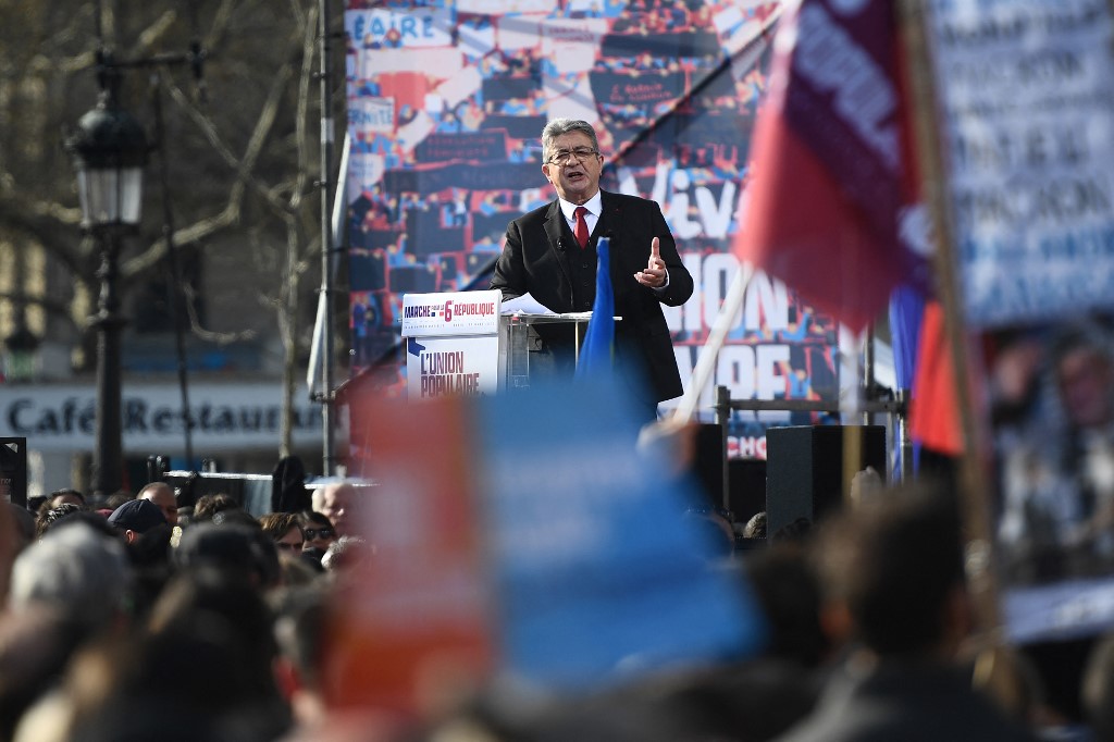 Le candidat à la présidence du parti "La France Insoumise" (LFI), Jean-Luc Mélenchon, prononce un discours lors de sa traditionnelle marche présidentielle, sur la place de la République à Paris, le 20 mars 2022. (AFP).