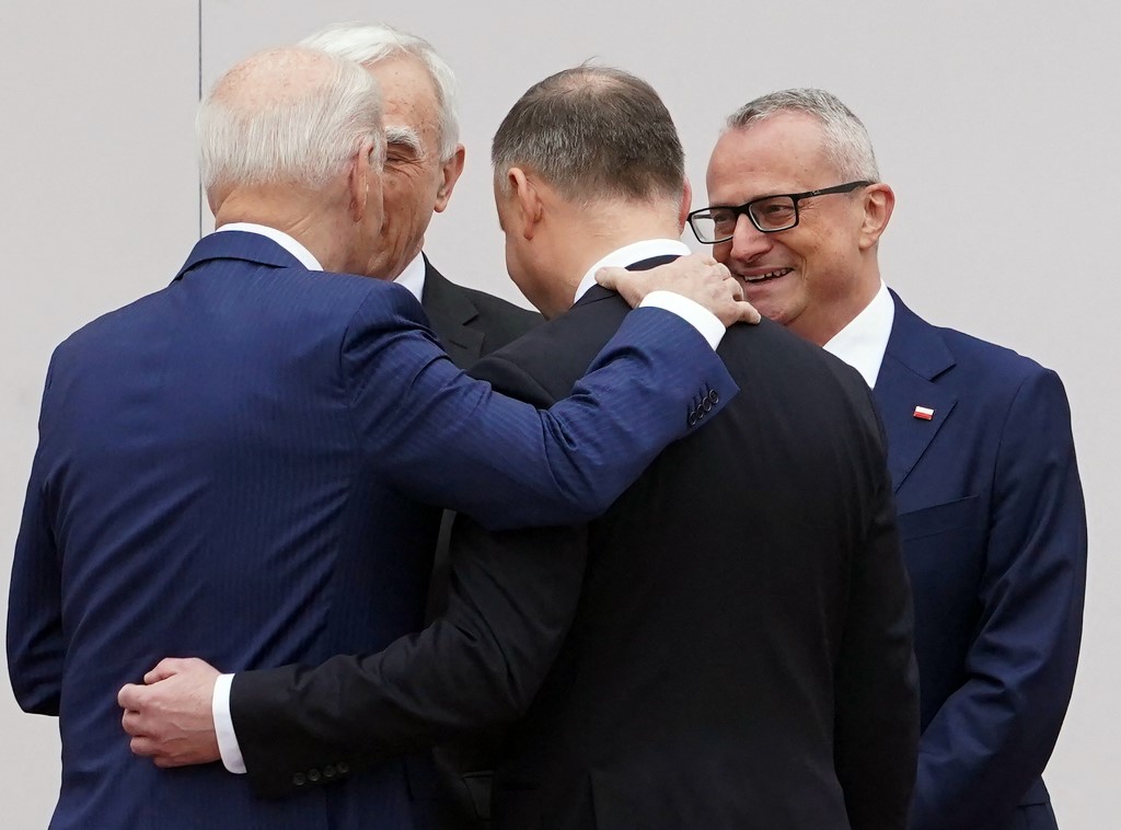 Joe Biden a rencontré deux ministres ukrainiens à Varsovie