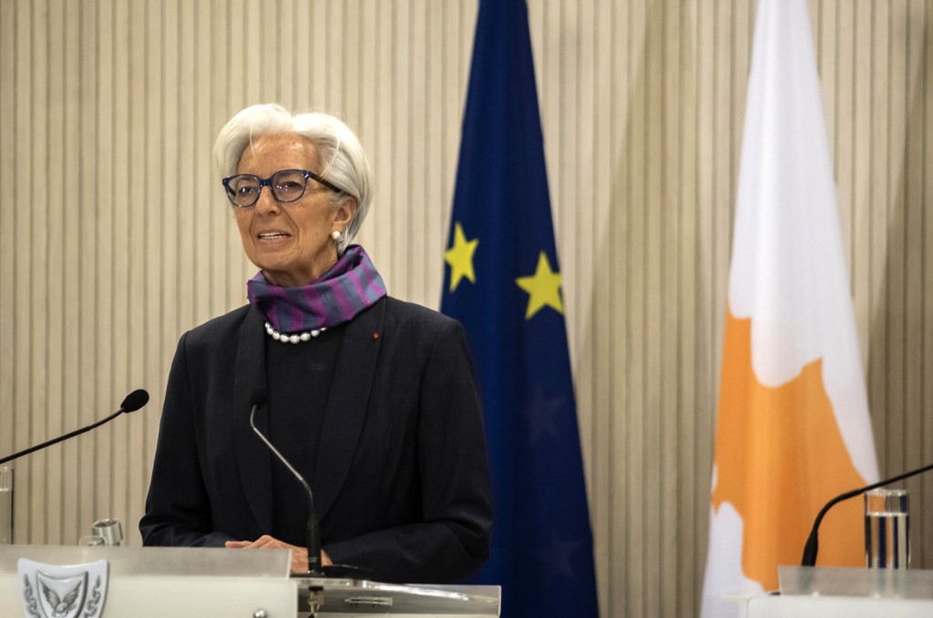 La présidente de la Banque centrale européenne, Christine Lagarde, s'exprime lors d'une conférence de presse avec le président chypriote le 30 mars 2022 à Nicosie. (AFP)