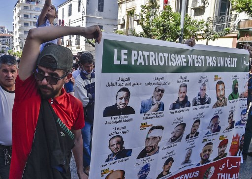 Algérie: les autorités libèrent des dizaines de détenus d’opinions