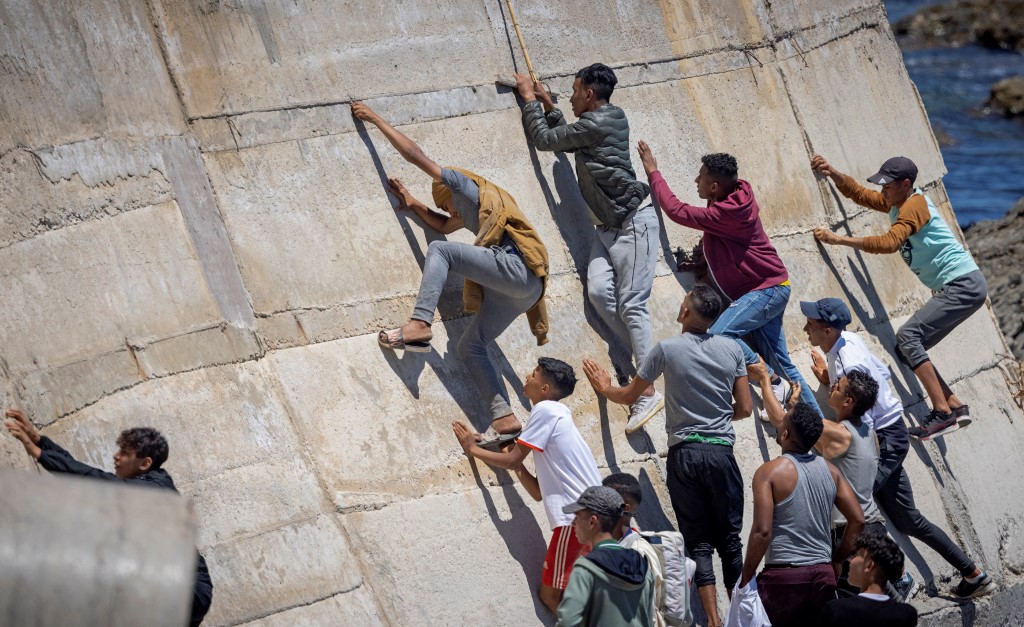 Espagne-Maroc: nouvelle entrée massive de migrants dans l'enclave de Melilla