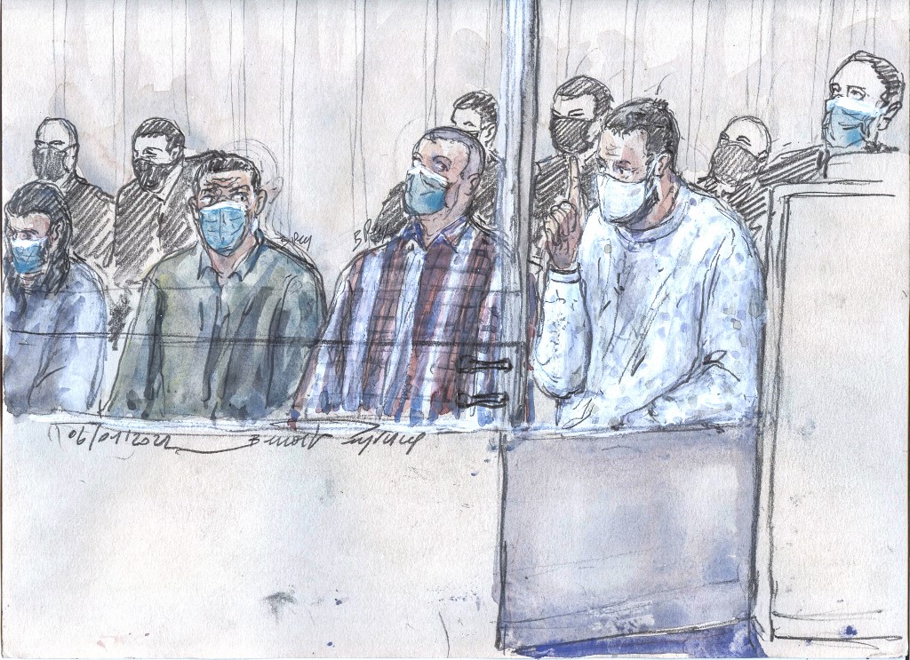 Croquis judiciaire montrant le principal suspect des attentats du 13 novembre 2015 à Paris et Saint-Denis, France. (AFP).
