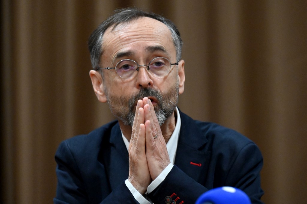 Mea culpa de Robert Ménard sur ses propos passés sur les réfugiés irakiens et syriens