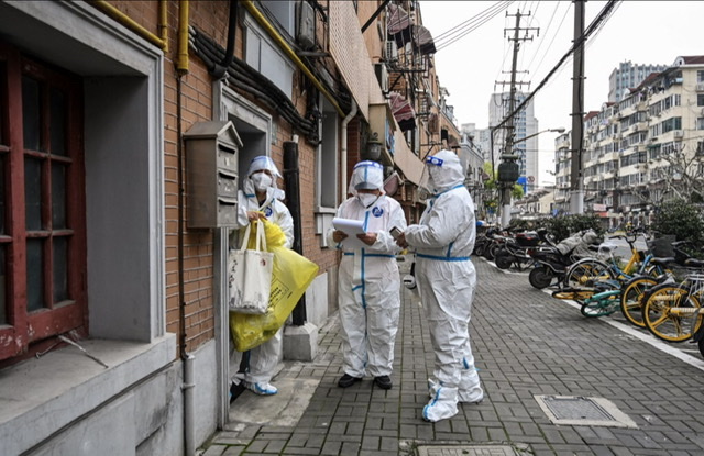 Covid-19: Shanghai impose un confinement par secteur