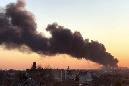 À Marioupol, des combats en centre-ville, Lviv pilonnée