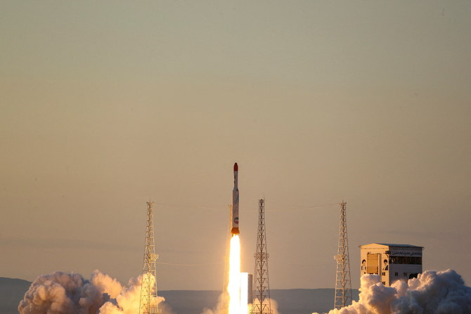 L'Iran annonce la mise en orbite d'un nouveau satellite militaire