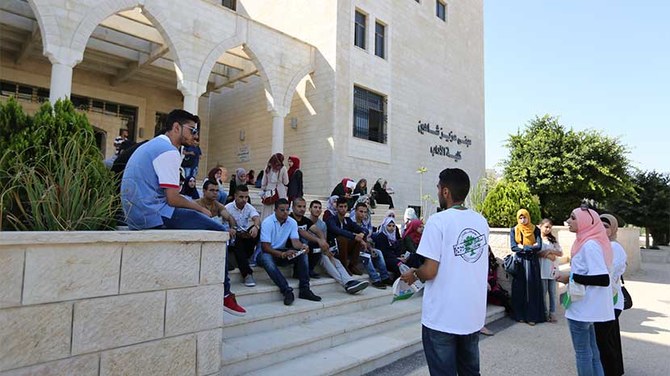 Des étudiants et des professeurs palestiniens dénoncent les restrictions israéliennes sur les campus