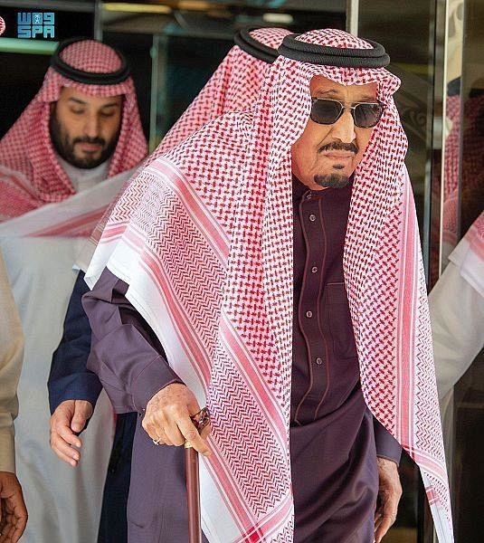 Le roi Salmane reçoit une nouvelle batterie cardiaque et quitte l'hôpital