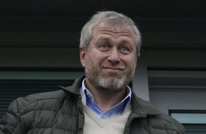 Le milliardaire russe sanctionné Roman Abramovitch a souffert des symptômes d'un empoisonnement présumé ce mois-ci après une réunion à Kiev, a rapporté le WSJ lundi. (AFP).