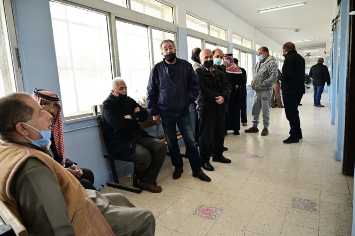Taux de participation modeste aux élections municipales et de gouvernorat en Jordanie