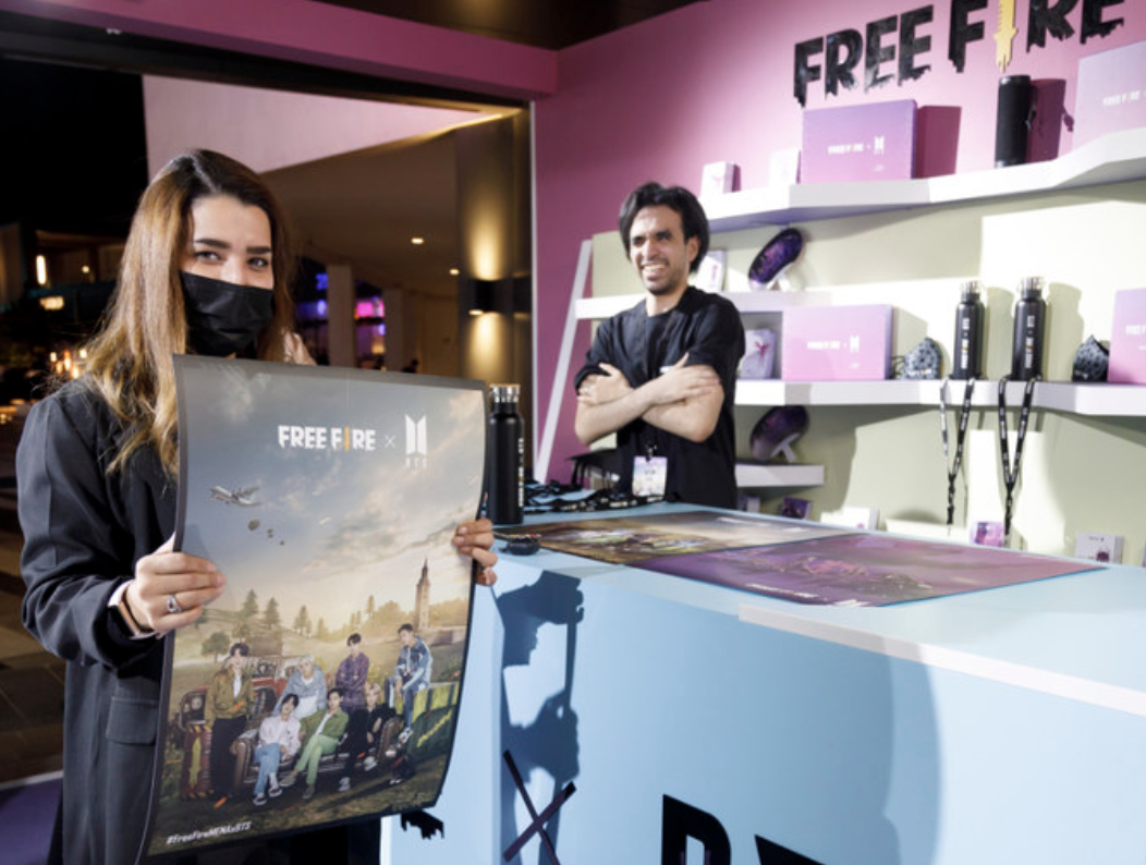 Des fans du groupe de K-pop BTS envahissent le Riyadh Front