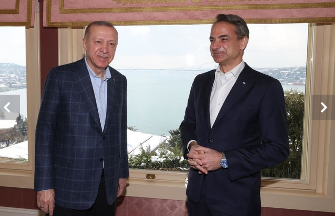 Sommet gréco-turc à Istanbul entre voisins de l'Otan, l'Ukraine en tête