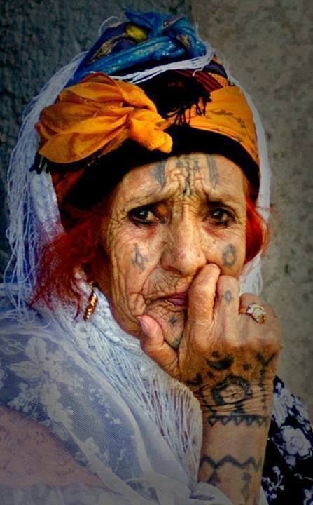 Peinture représentant une femme amazigh (Photo, Fournie).