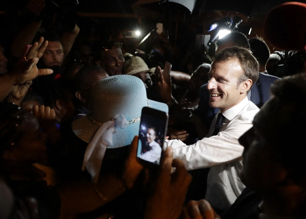 Présidentielle: Emmanuel Macron détaille son programme pour la Guadeloupe