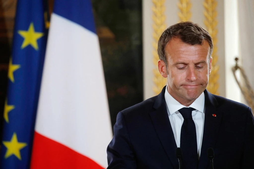 Emmanuel Macron est "extrêmement préoccupé des risques" sur la sécurité nucléaire "qui résultent de l’invasion russe" et "va proposer dans les prochaines heures (...) des mesures concrètes afin d’assurer" la sécurité des cinq sites nucléaires ukrainiens, a annoncé l'Elysée vendredi (AFP)